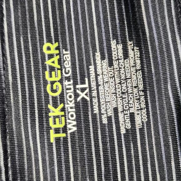 Tek Gear Women's Activewear Leggings Size XL Black and Gray Workout Capri Pants - Picture 5 of 6